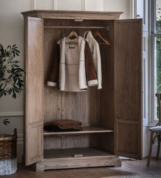 Mustique Wardrobe